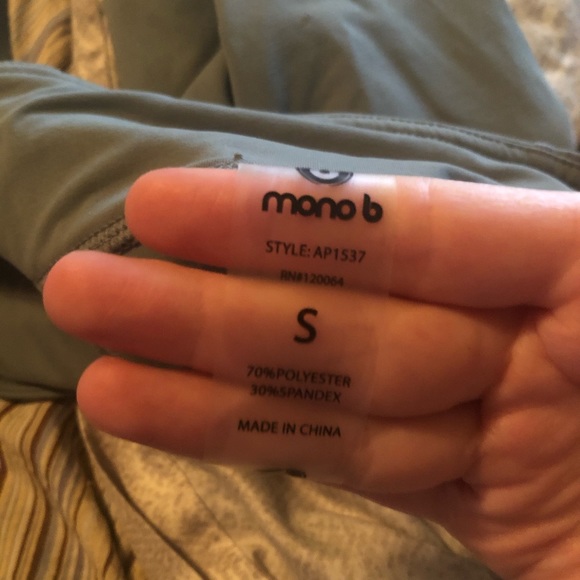 Mono B Criss across leggings small BNWT - Picture 3 of 3